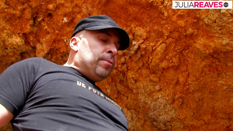 Julia Reaves: Incitanta Sofia se apleacă futută până la o ejaculare în gură