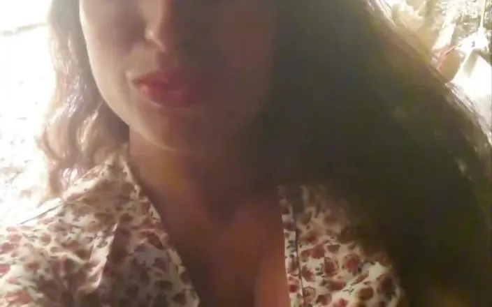 ExpressiaGirl: Cute Girl Is Twerking Her Big Boobs!