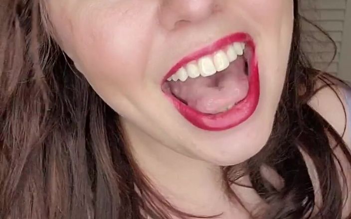 KinkyKatie: Takže jsem se totálně chystala odstranit, krčila jsem se tak...