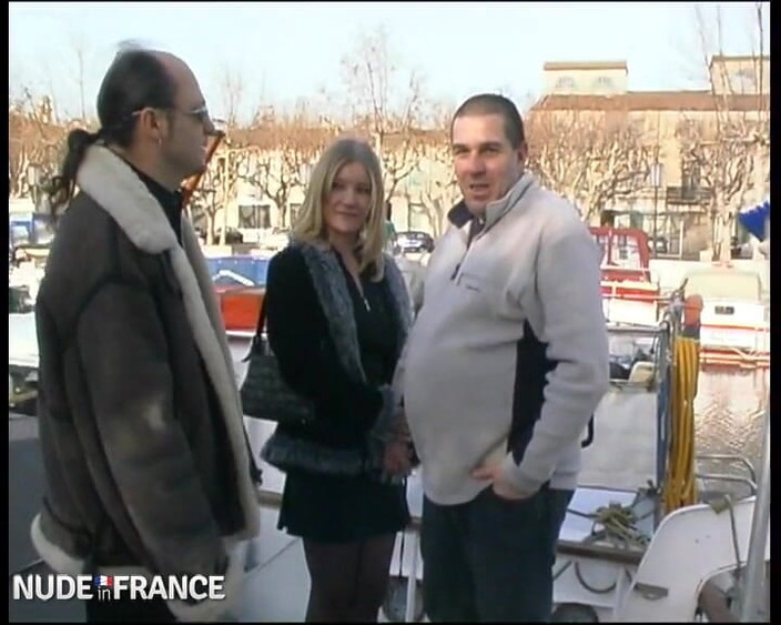 La France a Poil: Young Flo es tan guapa que su marido la ofrecerá...