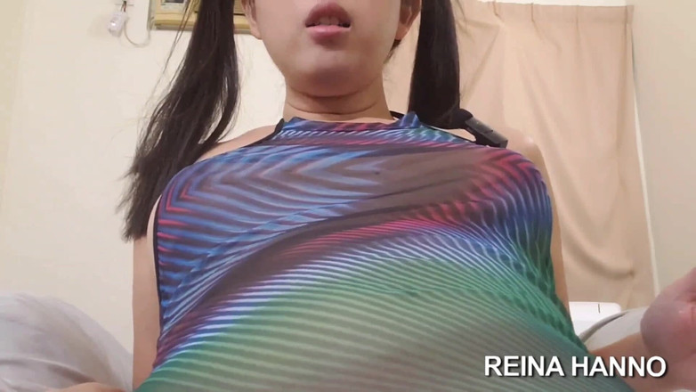 Reina Hanno: Reina Hanno smaakt haar pik met snoep