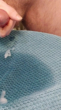 De aproape și Cu încetinitorul, pișare solo și spermă din 3 unghiuri