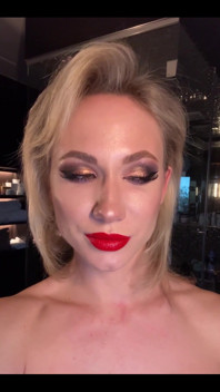 Heavy, Seductive Makeup or Casual Beauty?try Not to Blink, You Might Miss Something