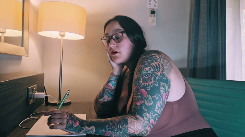 Elizabeth Hunny: Fantasi tentang roleplay milf kantorku yang nakal