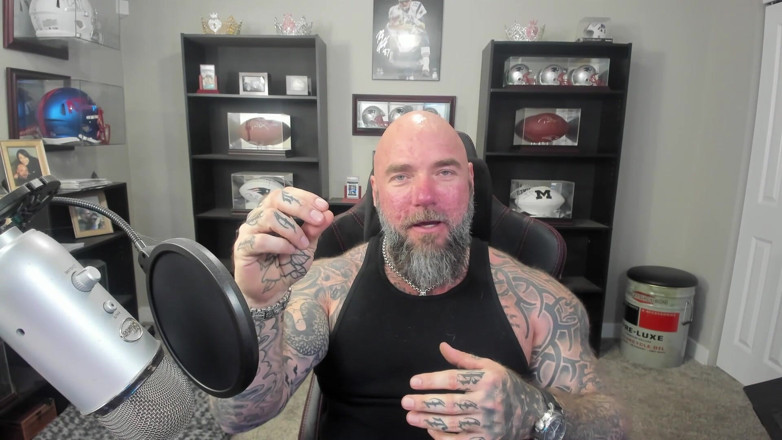 Raw and Uncensored with Masculine Jason: この人はあなたの人生を台無しにします!