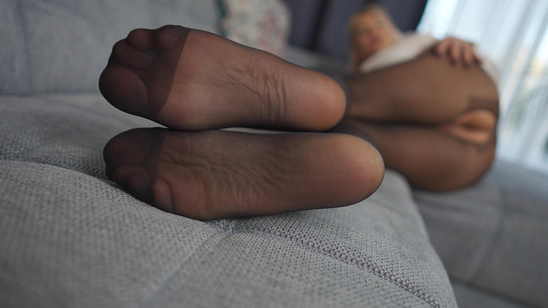 CatiasFootFetishPorn: 아름다운 발과 스타킹