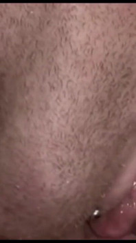 Sexy blonďatá milfka miluje mladého ptáka v kundičce v ústech