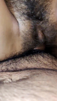 Indische Desi-freundin bekam eine heiße massage und muschi-fingern zur Entspannung mit einem kollegen am Weihnachtstag