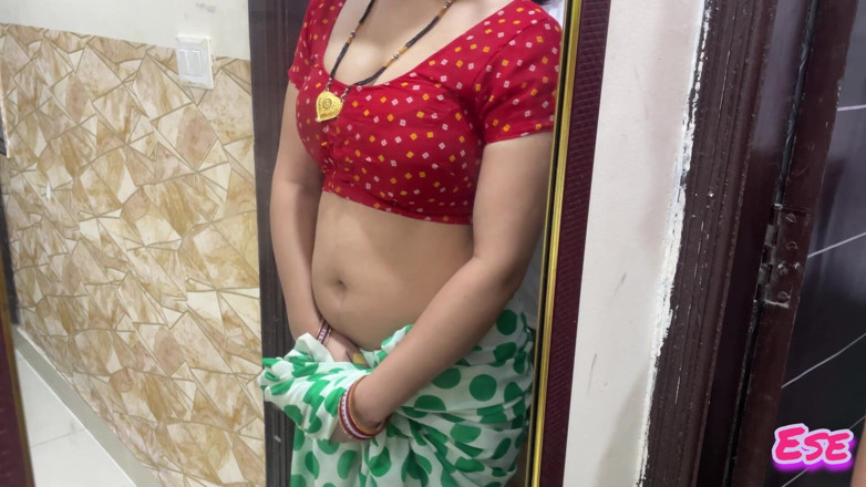 Sammy Sins: Desi pervers tailor fute o indiancă bhabhi sexy în magazinul său