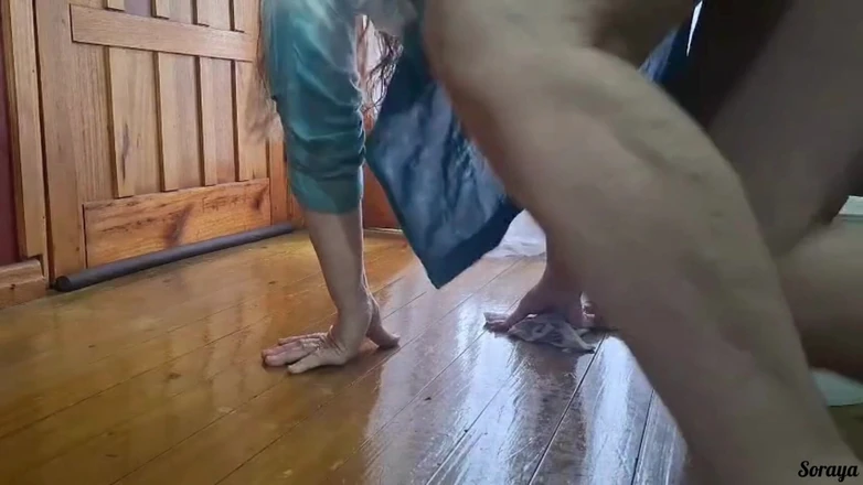 Priscila: Jag installerat en kamera för att se min styvmor städa...