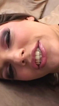Bobbi Star genießt schwanz so sehr, dass sie ihn in jedes Loch haben muss.