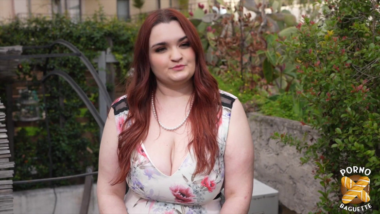 Porno Baguette: Amandine, güzel kız, iki yarakla sikilmek istiyor
