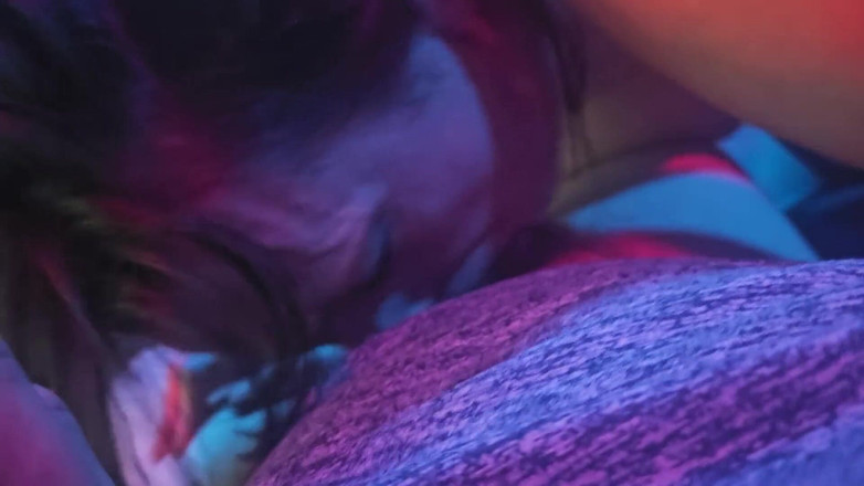 VinnyMacNDelilah: 자지를 빨고 따먹히는 18세 소녀