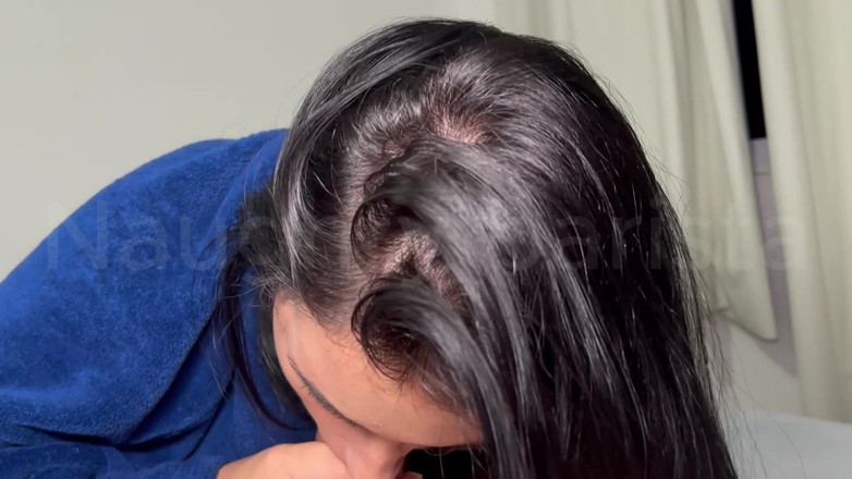 Naughty barista: Es war zu kalt für sie, um sich auszuziehen, also...