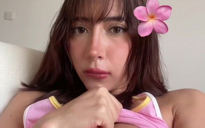 SweetGirl69: У меня есть влажное, чтобы ты могла целовать его