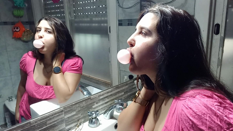 melu_world: Bubblegum Chewing di Cermin - Bunny Looner