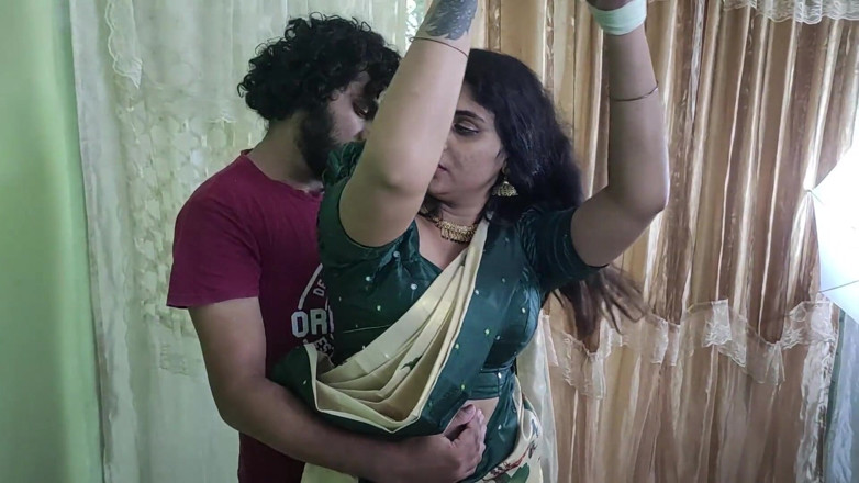 Vaigavarun45: Kerala Half Saree bdsm hand vastgebonden op plafond en geblinddoekte...