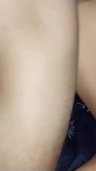 Minha cunhada me dá um bom assento e então ela me dá sua buceta de quatro até que ela me faz gozar.
