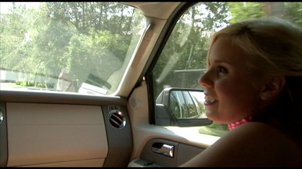 Public Pickup: 丰满的金发婊子被狠操直到射在她的胸部