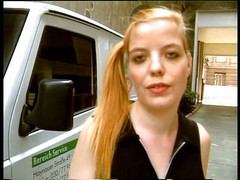 Lucky Cooch: Hezká německá dívka dává venkovní rozhovor