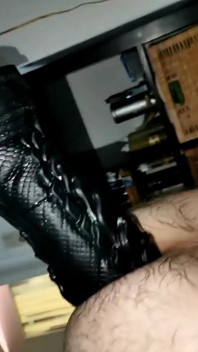 Dildo naga Mr. Hankey xl sisipan penuh mesin kongkek dubur gaya doggy