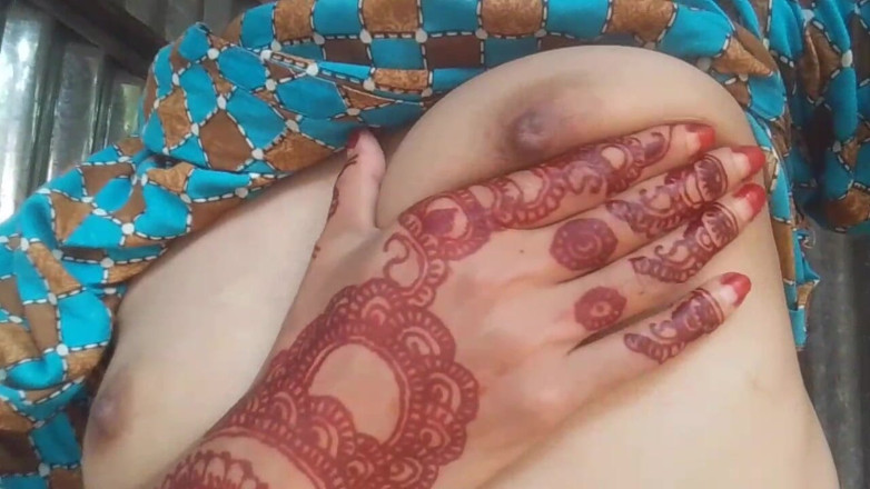 Sunny leonie: Schönes dorf-teen-mädchen masturbiert mit gemüse