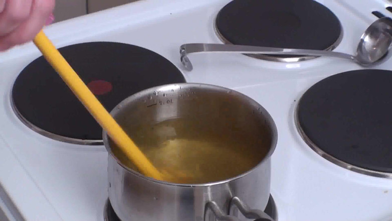 Foot Girls: Cocina con pis, burdel servido