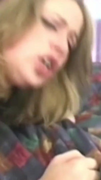 Dit ene meisje genaamd Nadia kreeg wat orale seks en kreeg later haar kont geboord