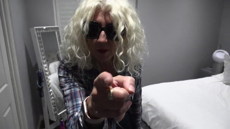 MartinsMrsMilf: Boots Crunching Humiliation Video