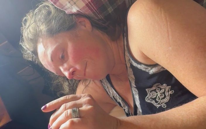 Bonewizzard69: Natural Wife Bonemaiden Is Full of Dirty Surprises