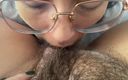 Zoe &amp; Melissa: Une lesbienne suce une douce chatte poilue
