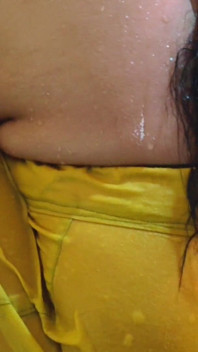 Bhabhi la duș