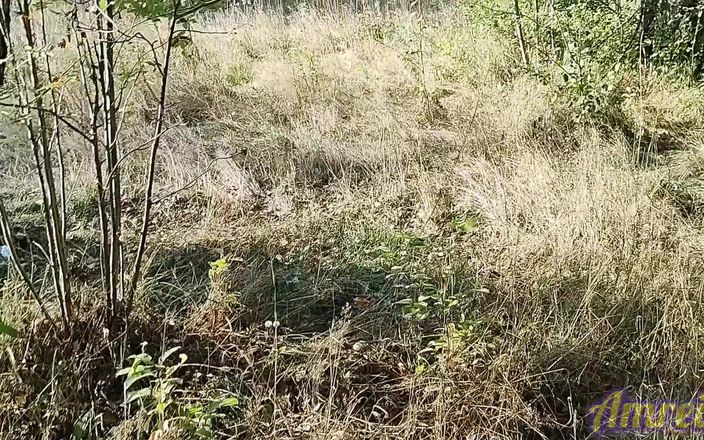 Amreis: 初めてカメラにおしっこをし、後で公園で絶頂!