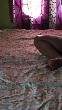 Indischer desi bhabhi-sex in heißer hose und dessous
