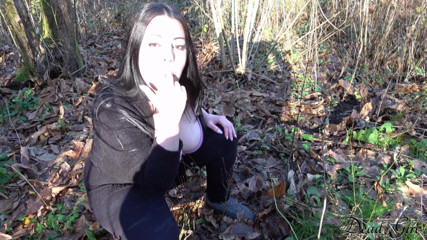 Dead Girl: Ragazza viene nella sua bocca in un bosco