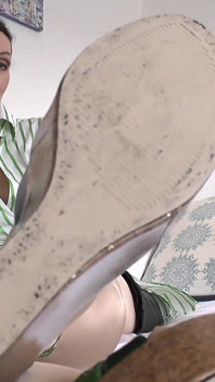เลียรองเท้าส้นสูงของฉันก่อน แล้วฉันอาจจะให้รางวัลเธอทีหลัง, POV, JOI, Lady Victoria Valente