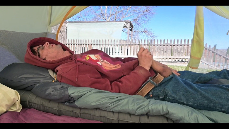 Joe Iandola: В палатке