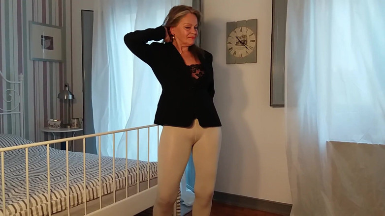 martinawest: Mamie Porte Des Leggings Moulants!