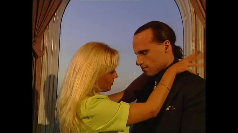 MMV films - The Original: 아름다운 팬티와 몬스터 블랙 자지, Rocco Siffredi에게 따먹히는 핫한 밀프