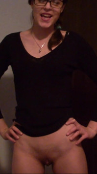 Kinky Teen Pee on the Floor and Talks About How She Feels
