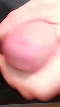 射在我的办公桌上