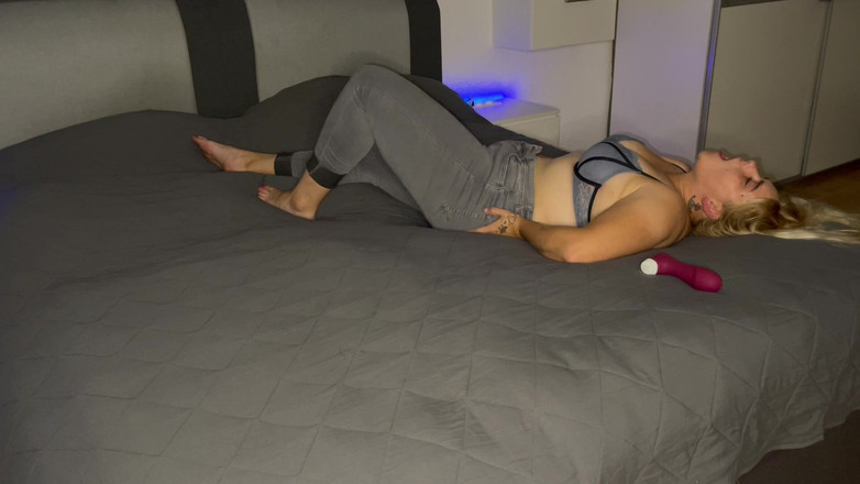 Bonieclydeerotik: Lit De Masturbation Je Jouis Deux Fois Clitoris Tournant Clitoris...