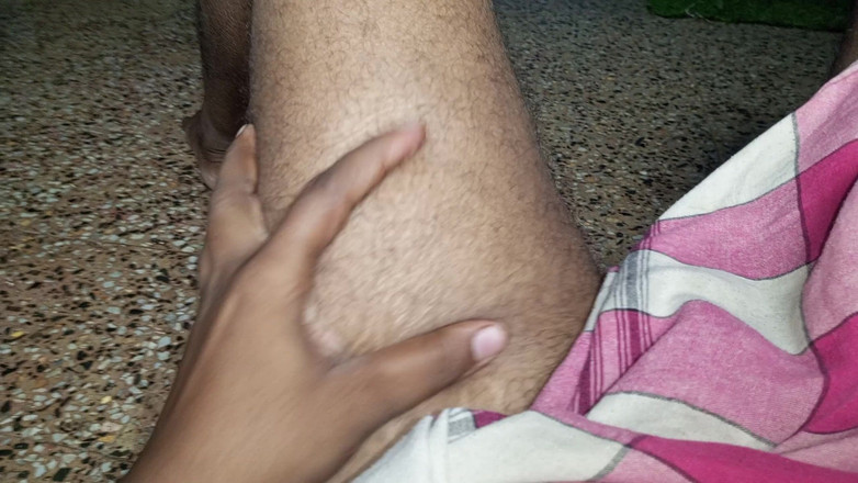 Sweet Indian cock: Bengálský chlapec šuká bengálskou švagrovou kundičku s prsy sání a kisingem