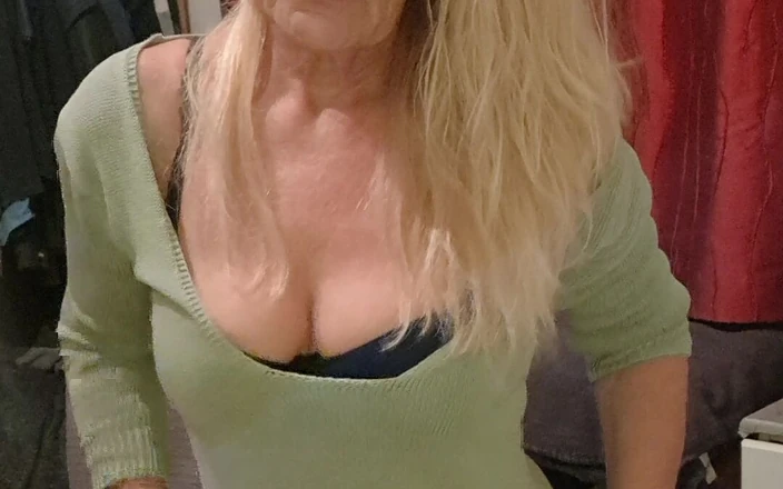 Milf-T: Sexy Grandma makes him Cum.mp4