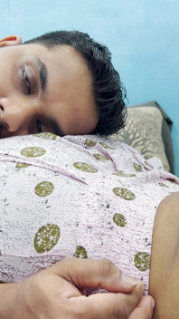 Hermanastra follada por hermanastro mientras hermanastra sola en casa, hermanastro seduce hermanastra y caliente