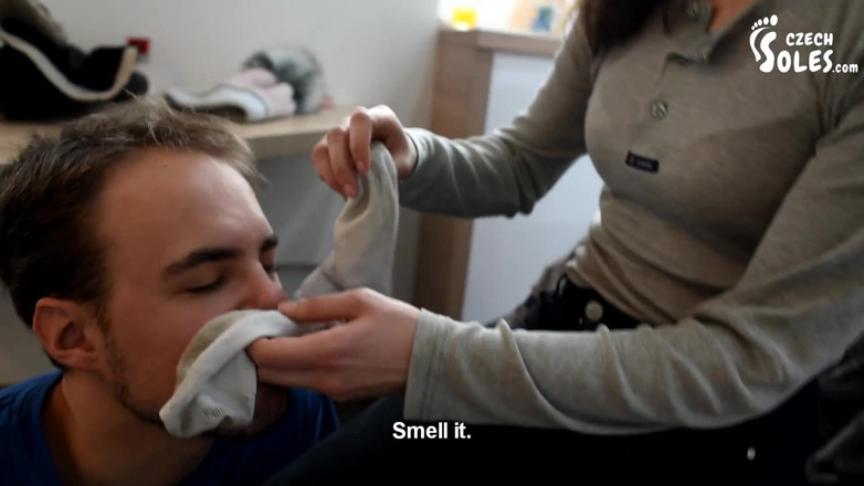 Czech Soles - foot fetish content: Siapa yang mahu menghirup stoking dan but saya?