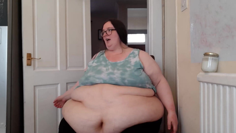 SSBBWLadyBrads: Fat belly oil rub coconut