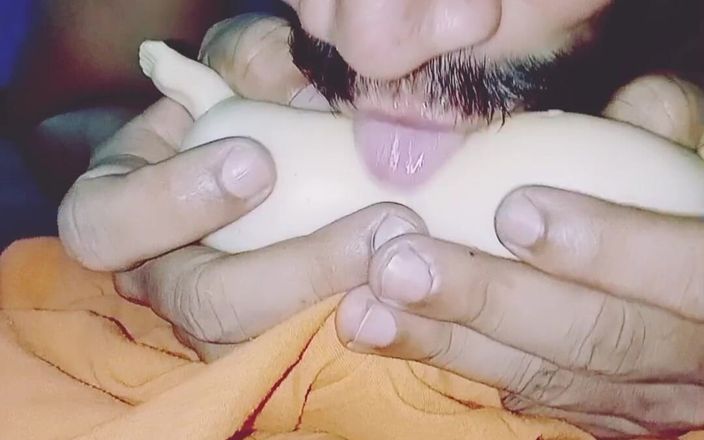 Shiv Shankar Kumar: Lízám z mých sexuálních panenek.