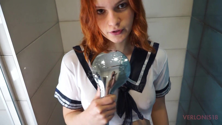 Verlonis: ロシアの大学の女の子が犯された後に講義のシャワー