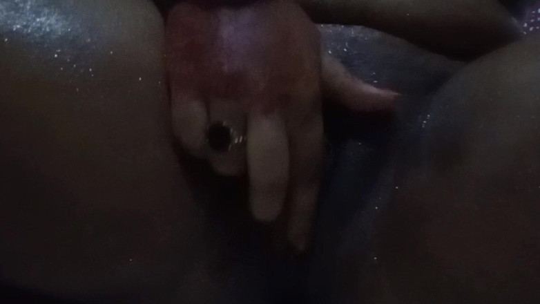 bdsupersex: Soție desi sexy își arată țâțele